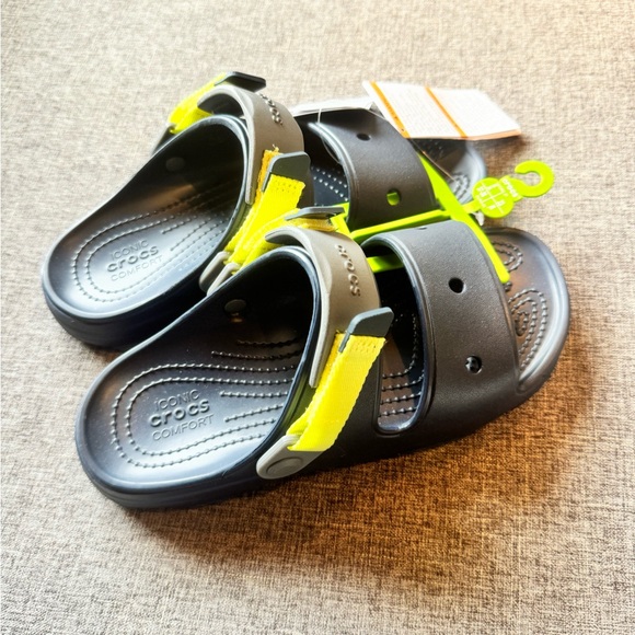 Crocs Classic Kids All Terrain Sandal K Navy Blue - Picture 6 of 8